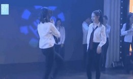 美女上班吃瓜视频大全免费观看