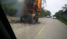 自燃农用车爆料视频播放,视频揭秘事故全过程