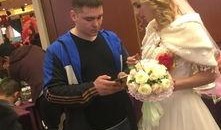 小伙爆料自己结婚视频